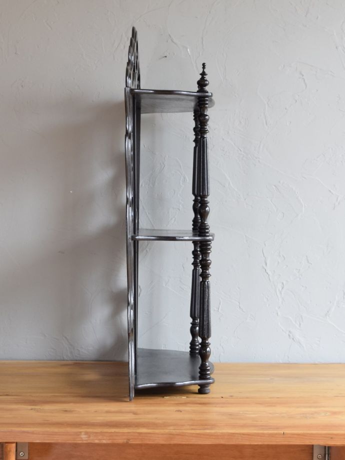 ウォールシェルフの側面