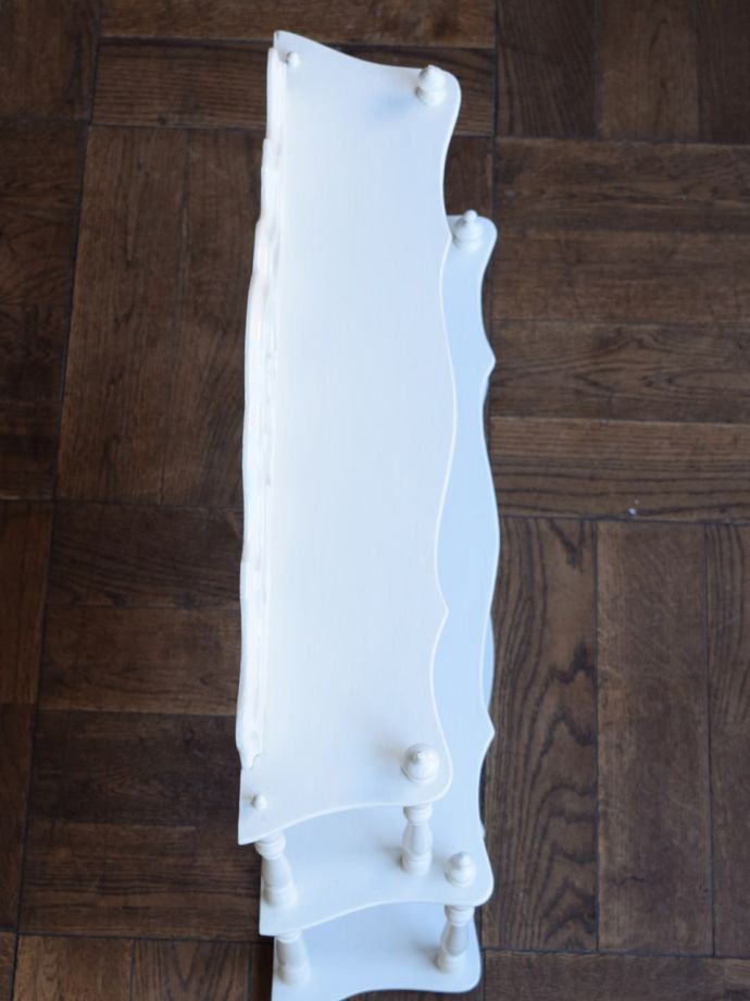 アンティークのシェルフの天板