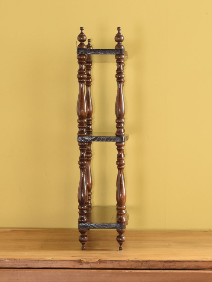 ウォールシェルフの側面