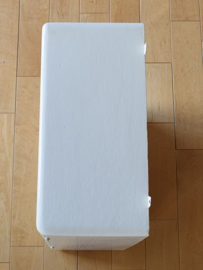 アンティークのウォールキャビネットの天板