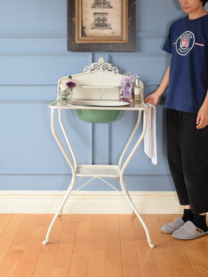 フランスアンティークのウォッシュスタンド