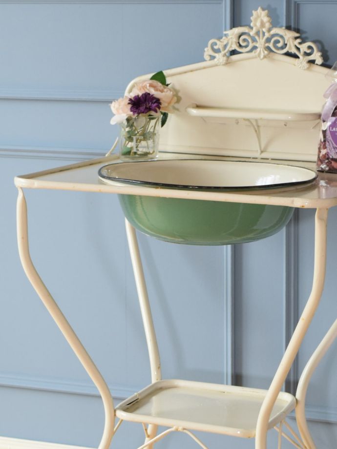 フランスらしいアンティーク家具