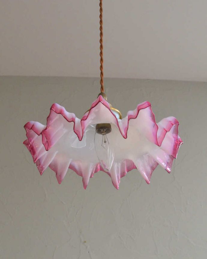 ペンダントライト　照明・ライティング　憧れのアンティークミルクシェード ペンダントライト（コード・シャンデリア電球・ギャラリーA付き）。。(d-1464-z)