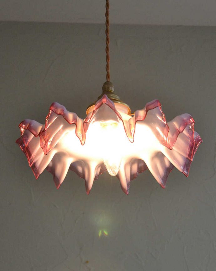 ペンダントライト　照明・ライティング　憧れのアンティークミルクシェード ペンダントライト（コード・シャンデリア電球・ギャラリーA付き）。。(d-1464-z)