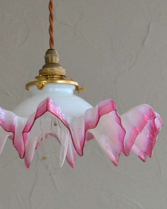 ペンダントライト　照明・ライティング　憧れのアンティークミルクシェード ペンダントライト（コード・シャンデリア電球・ギャラリーA付き）。。(d-1464-z)