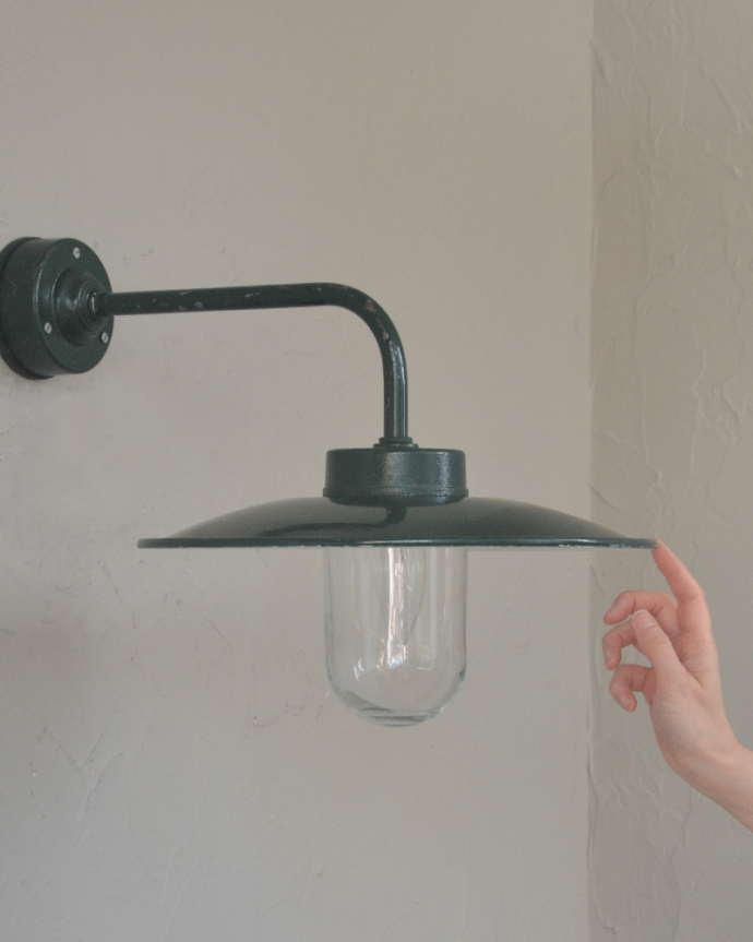 壁付けブラケット　照明・ライティング　フランスのアンティークデッキランプ、ポーチライト(外灯）（E26球付）。。(d-1466-z)