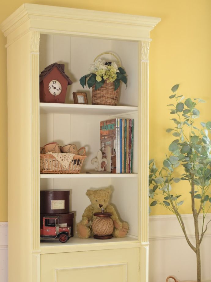 フランスらしいシェルフの装飾