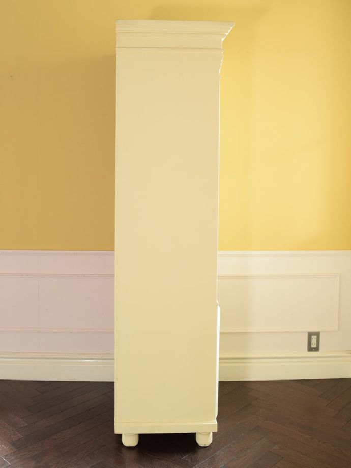 シェルフの横顔