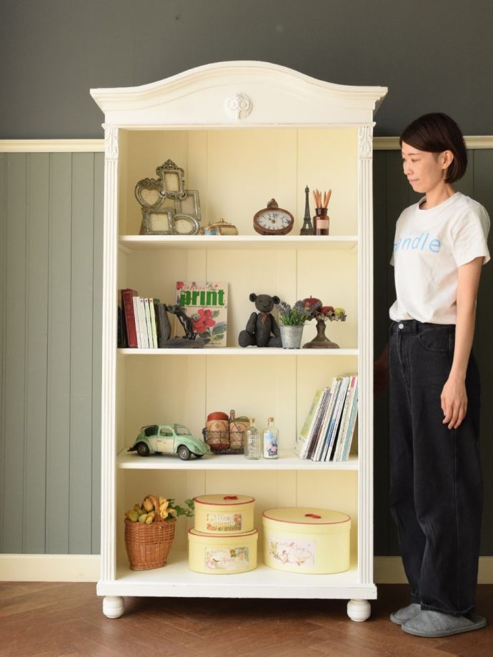 フランスのおしゃれなアンティークのシェルフ