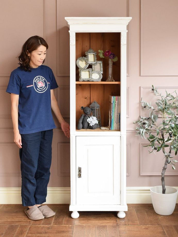 フランスのおしゃれなアンティークのシェルフ