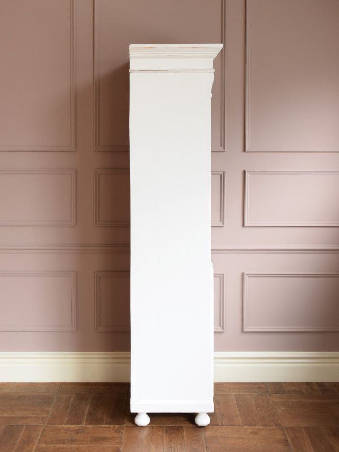 シェルフの横顔