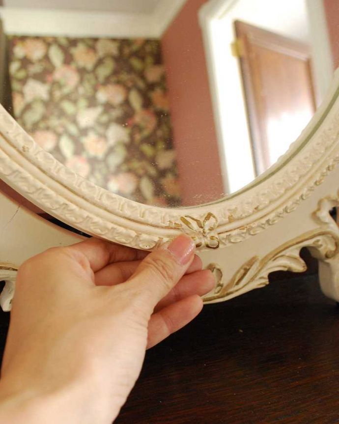 アンティーク ミラー(鏡) アンティーク雑貨 フランスアンティーク雑貨、お花が付いた華やかアなスタンドミラー(三面鏡)。いつでもお姫様気分。(d-1473-z)