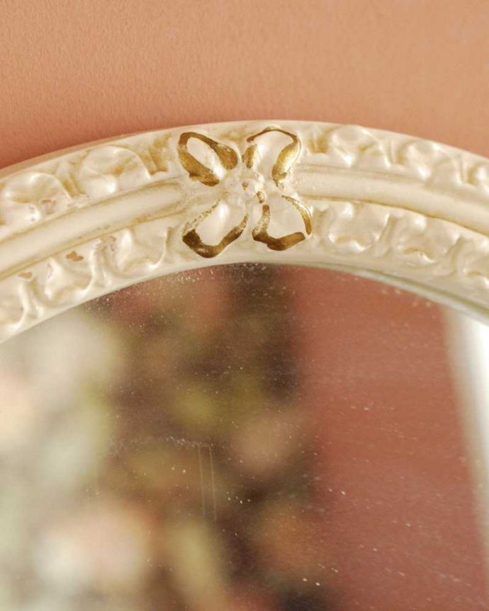 アンティーク ミラー(鏡) アンティーク雑貨 フランスアンティーク雑貨、お花が付いた華やかアなスタンドミラー(三面鏡)。フランスらしさたっぷり女性だったら誰もが憧れちゃうフランスのアンティークミラー。(d-1473-z)