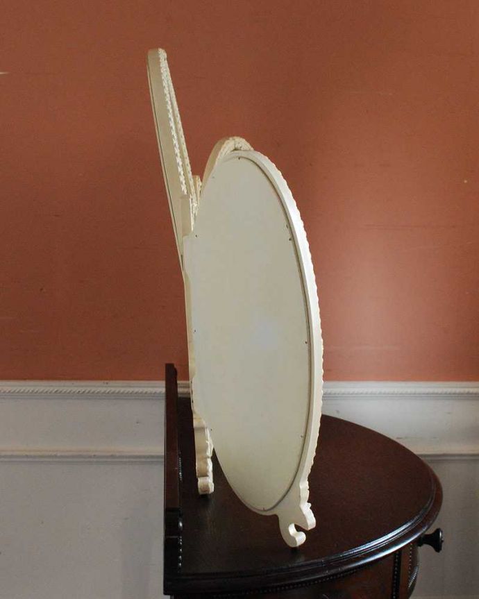 アンティーク ミラー(鏡) アンティーク雑貨 フランスアンティーク雑貨、お花が付いた華やかアなスタンドミラー(三面鏡)。横から見ると・・・横から見てもキレイです!。(d-1473-z)