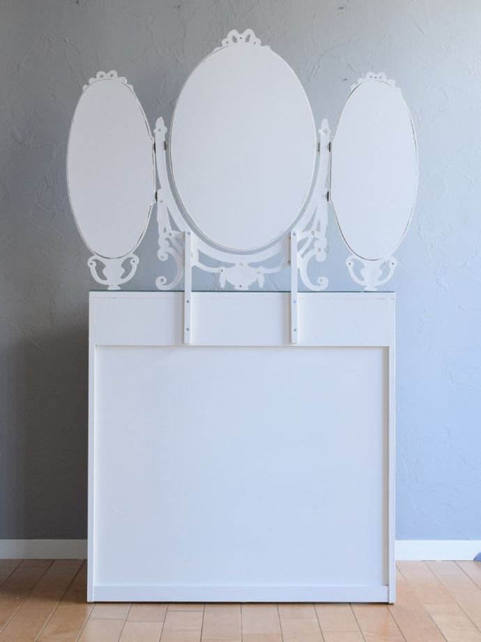 フランスから届いた白い三面鏡、アンティークのおしゃれなドレッサー