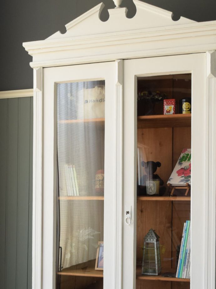 フランスらしい扉の装飾