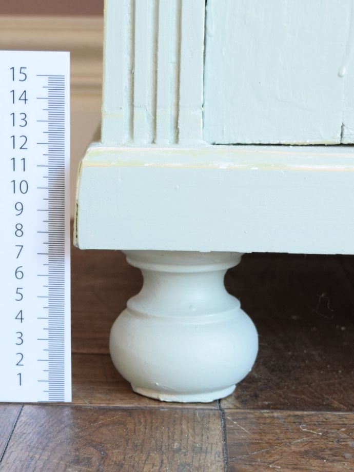 アンティーク家具の脚