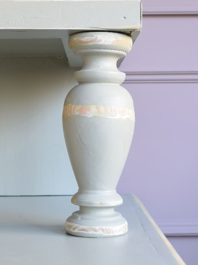 アンティーク家具らしい装飾