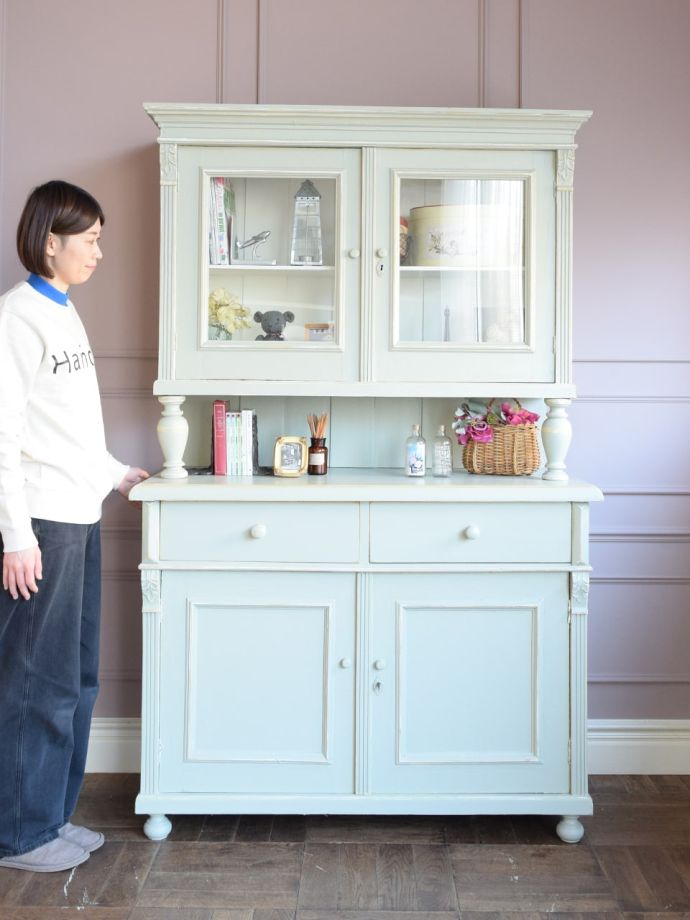 フランスのおしゃれなアンティークのキャビネット