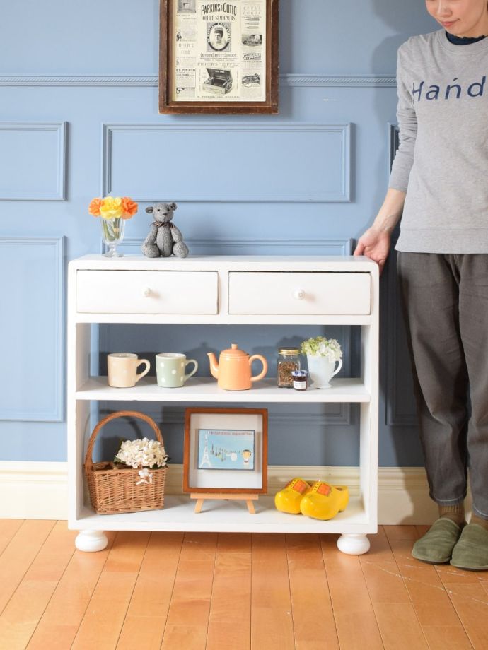 フランスのおしゃれなアンティークのシェルフ