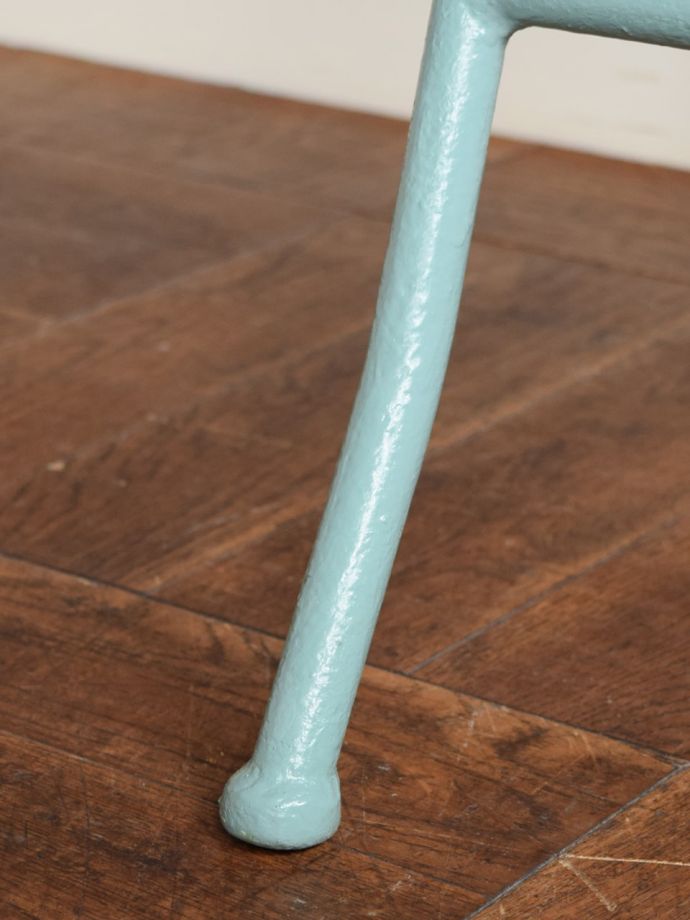 アンティークのベビーバスの脚