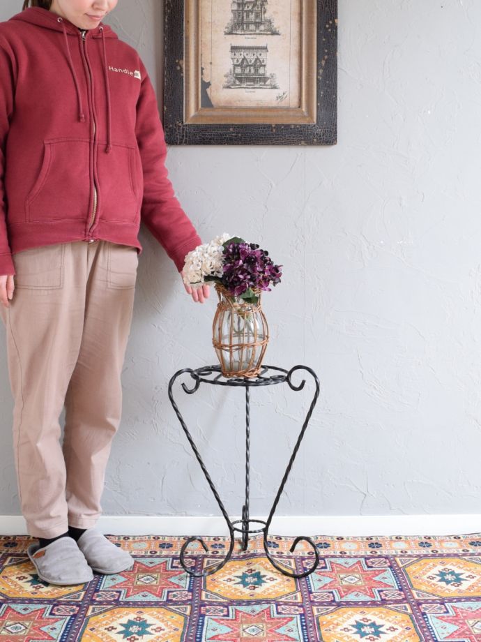 アンティークのプランツスタンド