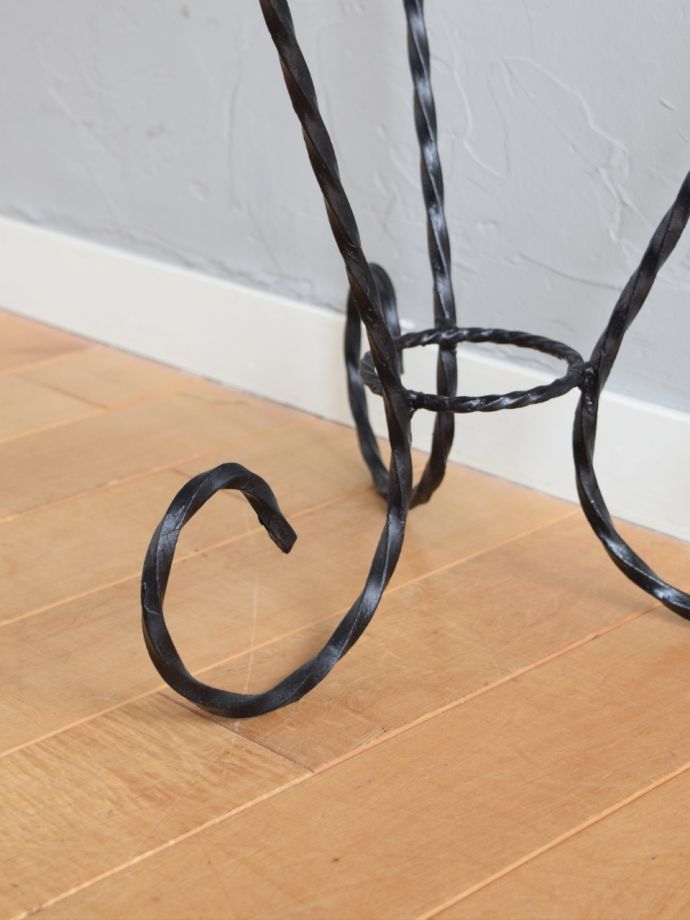 アンティーク家具の脚