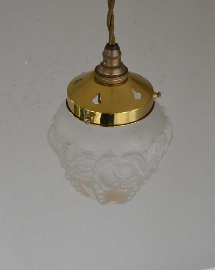 ペンダントライト　照明・ライティング　お花のツボミのようなシルエット、バラのアンティークペンダントライト（コード・シャンデリア電球・ギャラリーD付き）。。(d-1512-z)