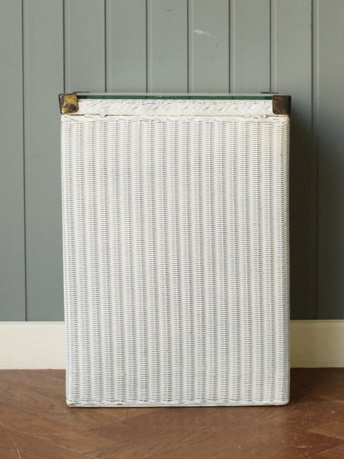 アンティークロイドルームボックスの後ろ姿