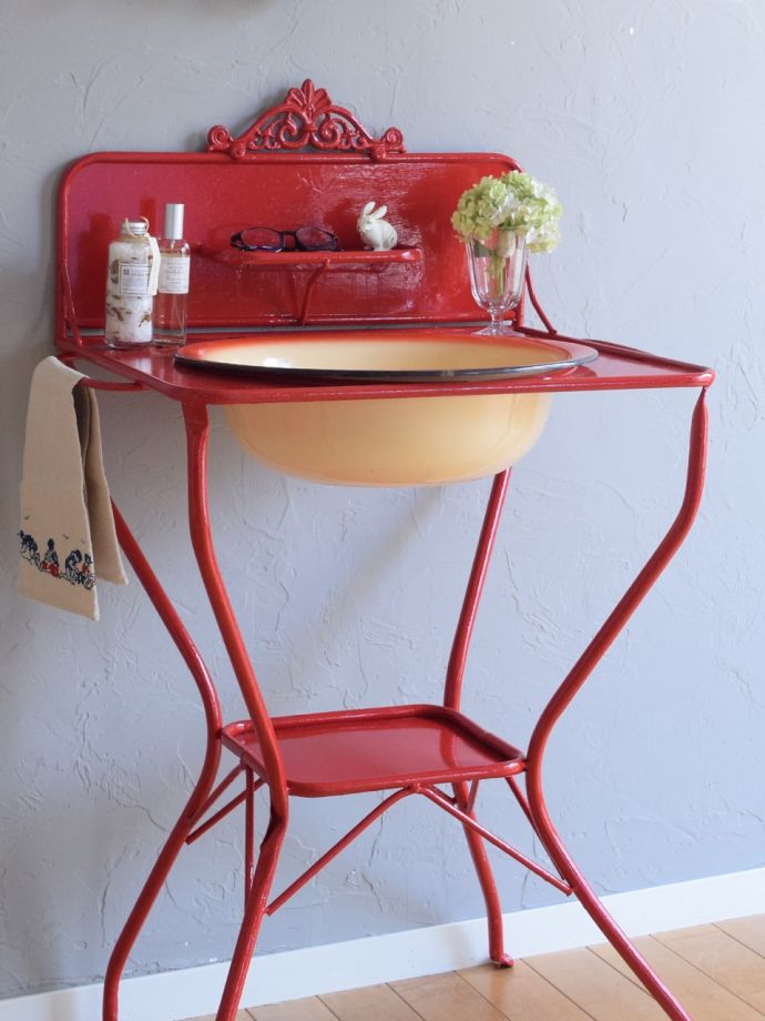 フランスらしいアンティーク家具