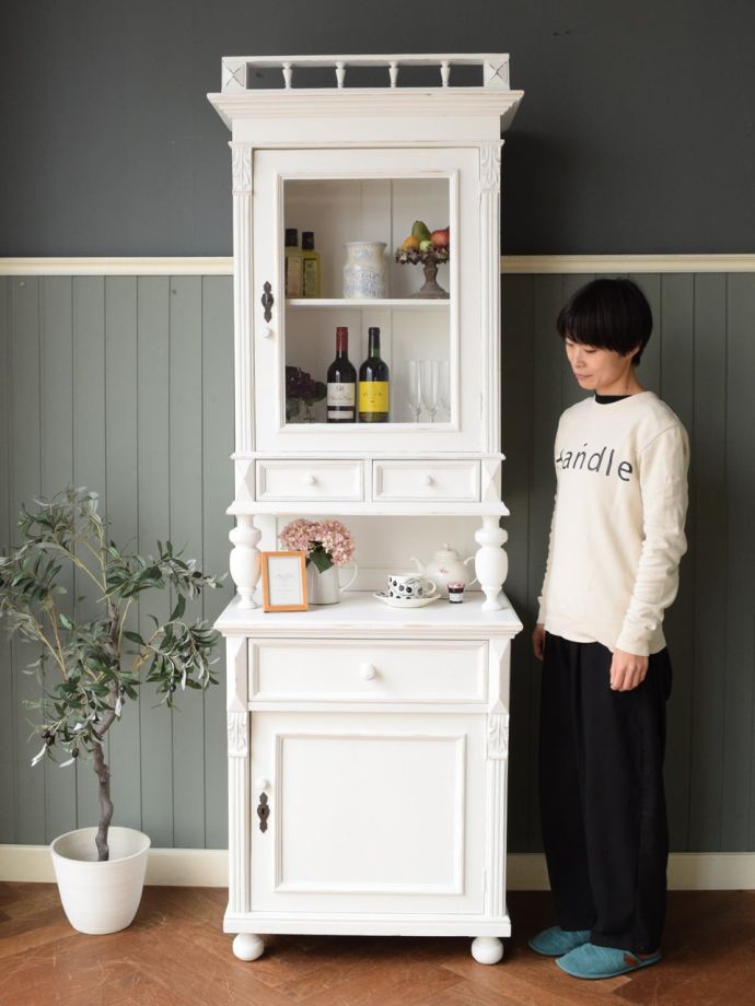 フランスのおしゃれなアンティークのキャビネット