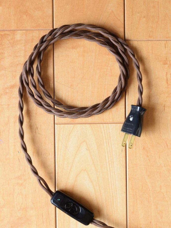 フロアランプのコード