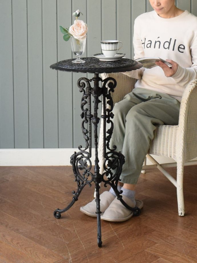 アイアンのガーデンテーブル