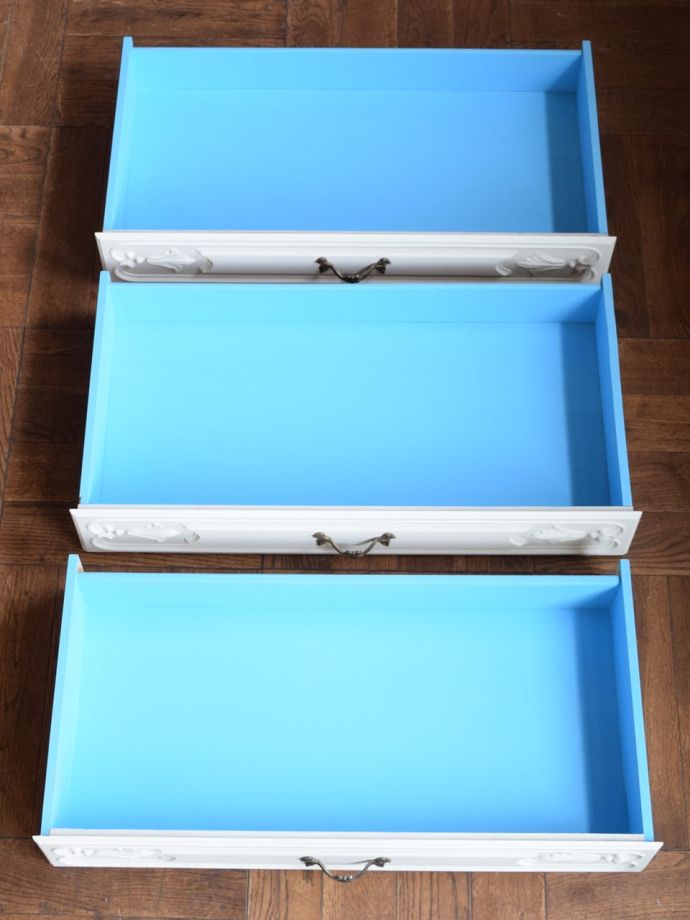 アンティークチェストの引き出し