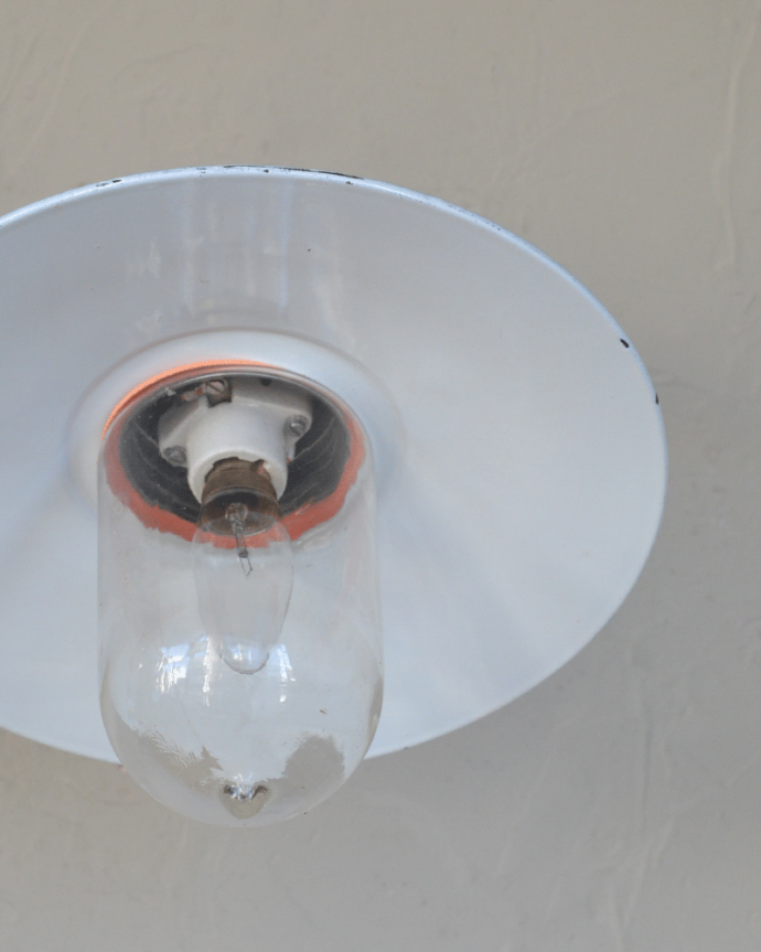 おしゃれな壁付けブラケット