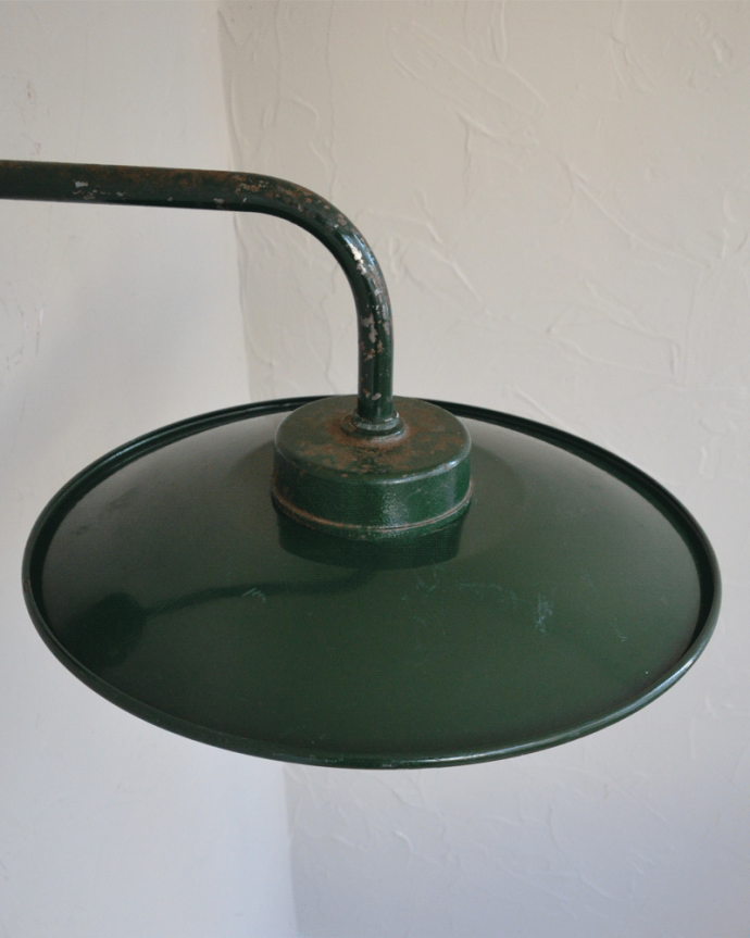 壁付けブラケット　照明・ライティング　フランス輸入のアンティークポーチライト(外灯）、グリーンのデッキランプ（E26球）。。(d-1581-z)