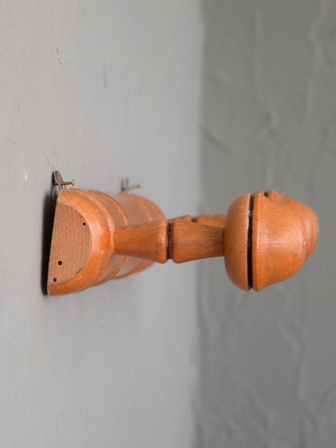 フックボードの側面