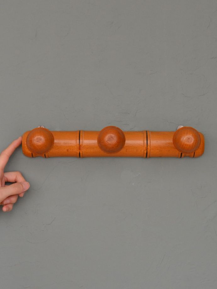 アンティークのフックボード