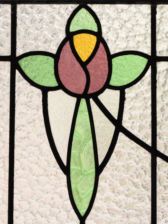 バラ模様が可愛いアンティークのステンド