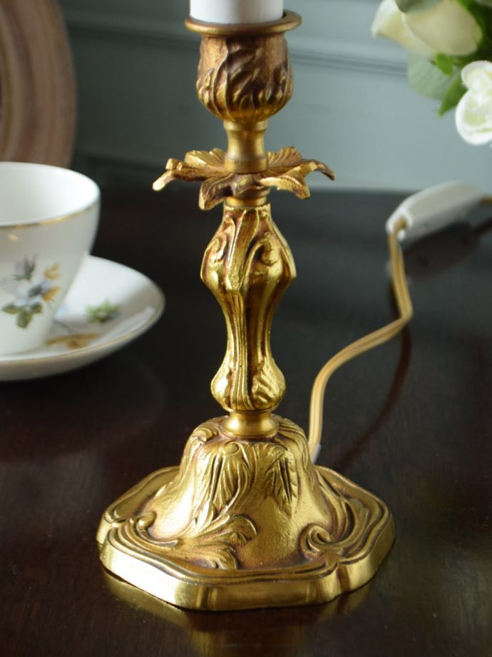 テーブルランプの装飾