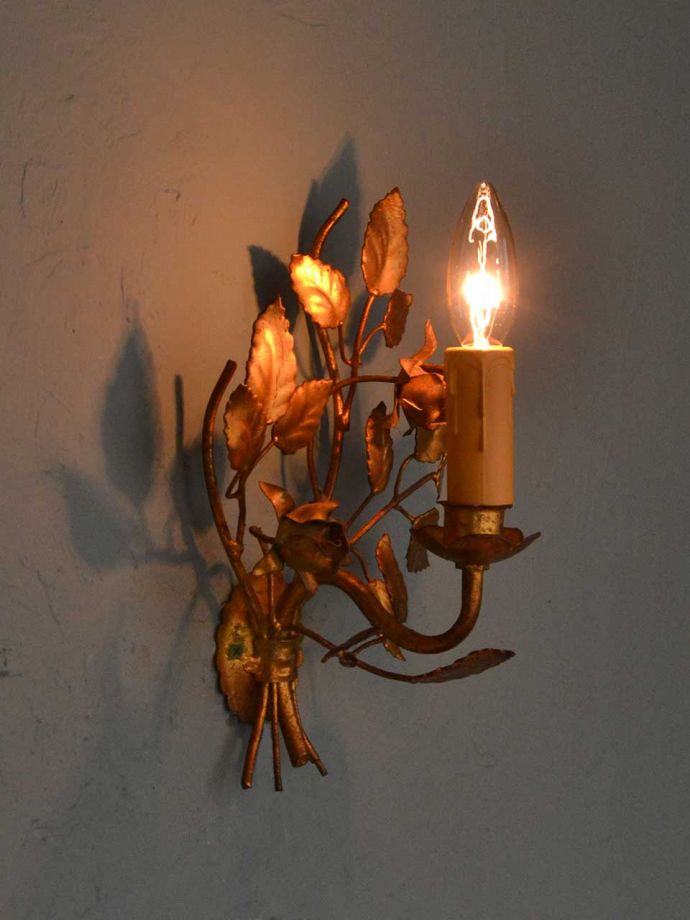 アンティークの壁付け照明