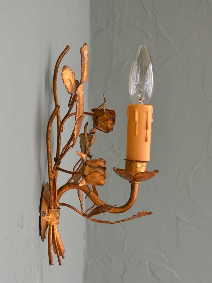 壁付けシャンデリアの側面