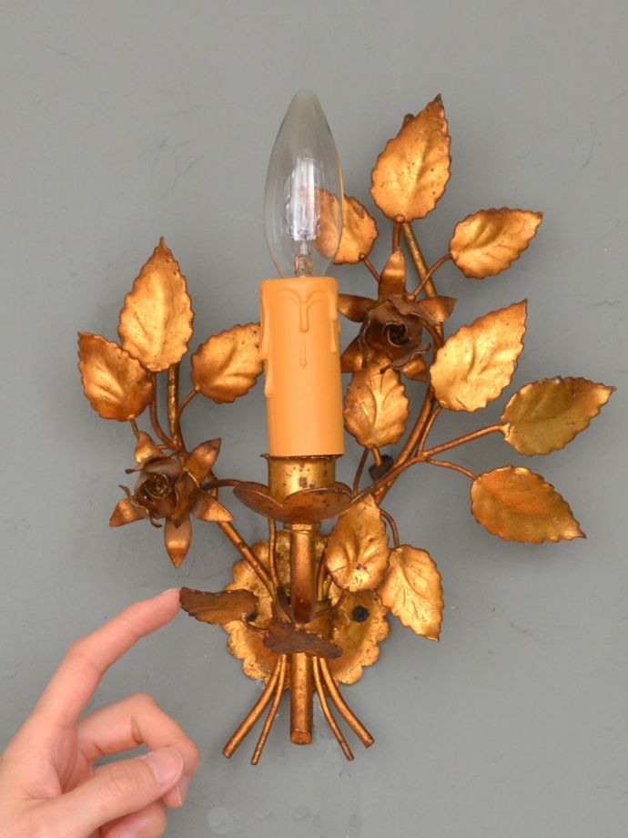 アンティークの壁付けシャンデリア