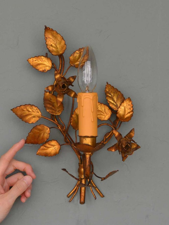 アンティークの壁付けシャンデリア