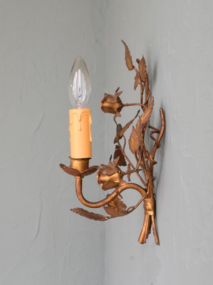 壁付けシャンデリアの側面