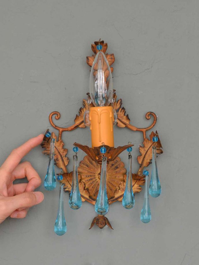 アンティークの壁付けシャンデリア