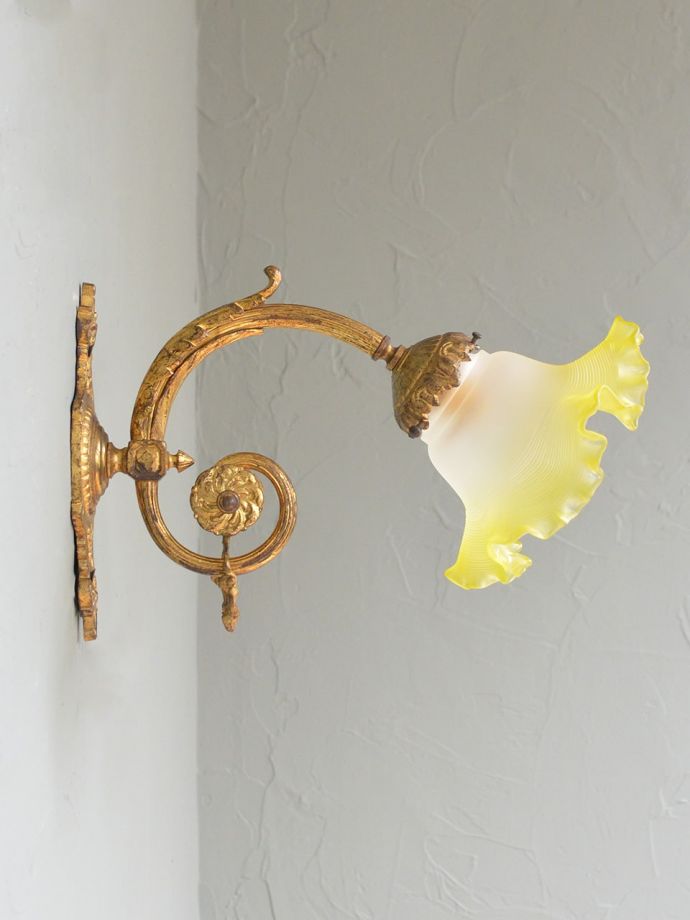 壁付けブラケットの側面