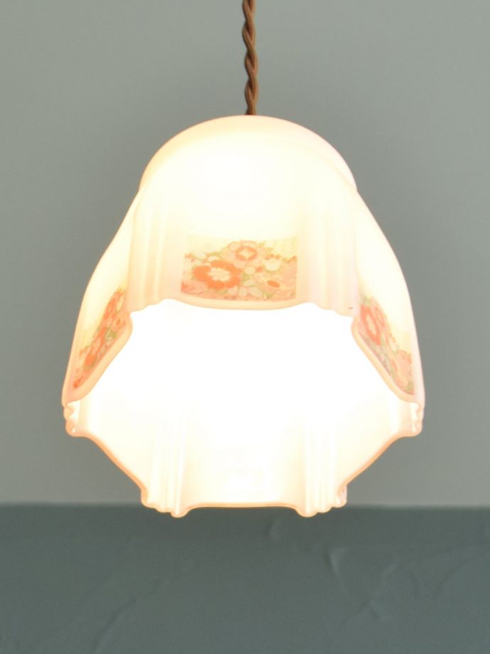 アンティーク照明の美しい灯り