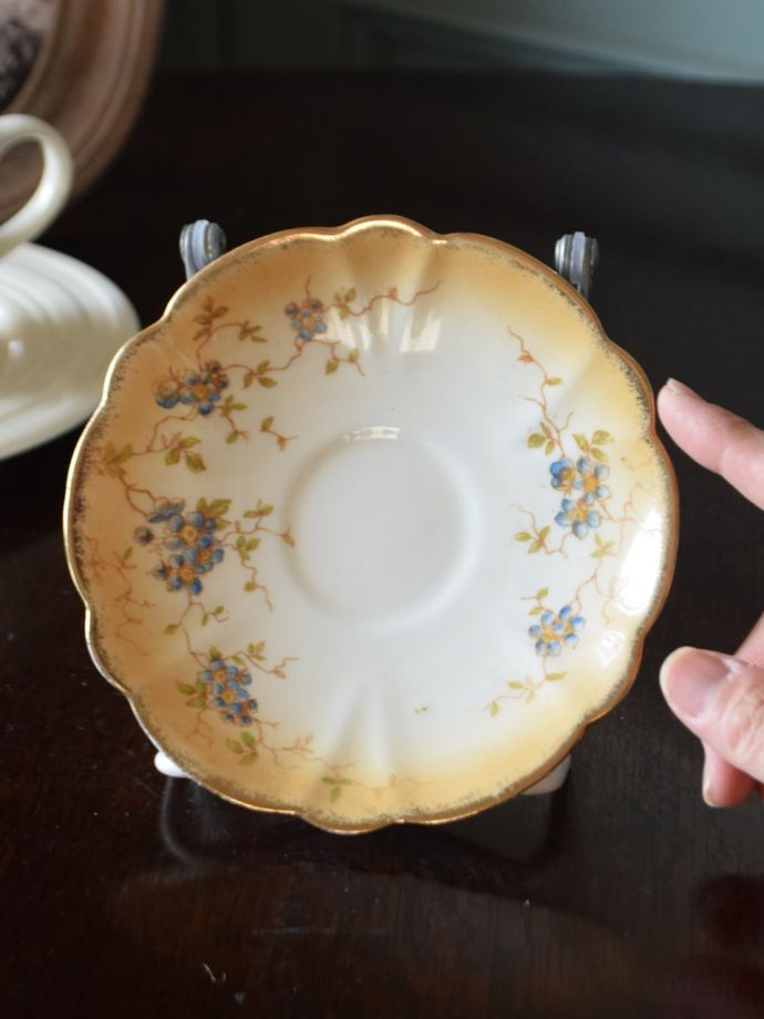 おしゃれなアンティークソーサー