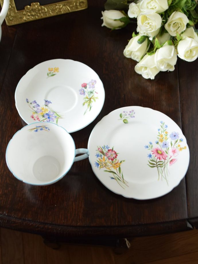 英国アンティークのおしゃれな食器